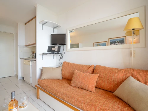 Apartment Saint-Raphaël, studio flat, 4 persons - photo_17547272570