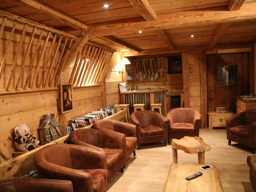 Chalet Les Gets, 5 bedrooms, 14 persons - photo_19749370516
