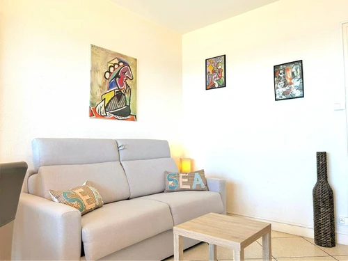 Apartment Le Lavandou, studio flat, 2 persons - photo_13071922359