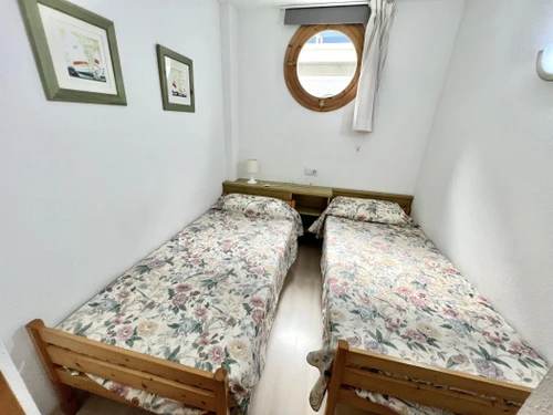 Apartment Roses, 2 bedrooms, 6 persons - photo_1011399474041