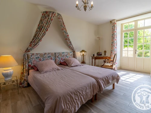 Guestroom Doué-en-Anjou, 1 pièce, 2 personnes - photo_1011590151163