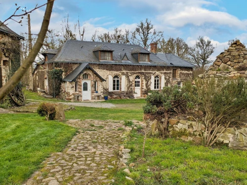Gîte Gennes-Longuefuye, 6 pièces, 11 personnes - photo_1011459811569