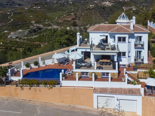 Villa Nerja, 4 bedrooms, 8 persons - photo_1011400805498