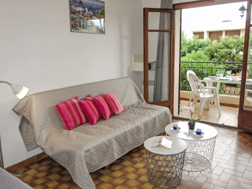 Apartment Saint-Cyr-sur-Mer-Les Lecques, studio flat, 2 persons - photo_11317037927