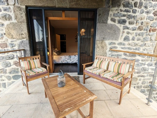 Guestroom Saint-Privat-d'Allier, 1 pièce, 2 personnes - photo_1011663099184