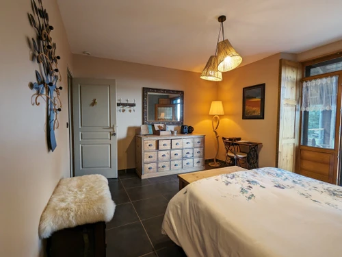 Guestroom Saint-Privat-d'Allier, 1 pièce, 2 personnes - photo_1011663099184