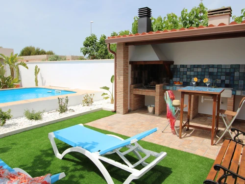 Casa Deltebre, 4 dormitorios, 8 personas - photo_17625912279