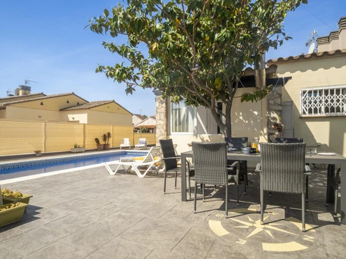 Villa L'Escala, 3 bedrooms, 6 persons - photo_1011565549940