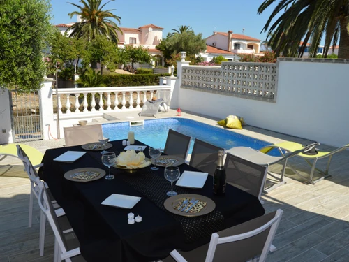 Villa Empuriabrava, 4 bedrooms, 8 persons - photo_1011585553281