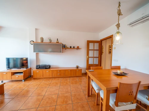 Apartamento Pineda de Mar, 2 dormitorios, 5 personas - photo_18949353011