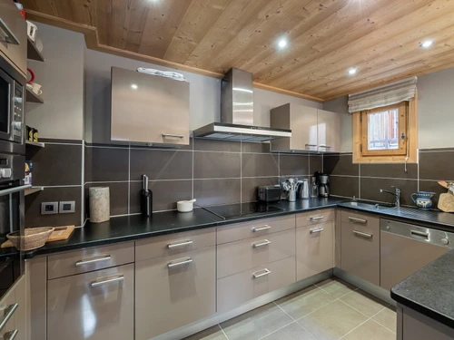 Chalet Courchevel, 5 bedrooms, 10 persons - photo_16359555961