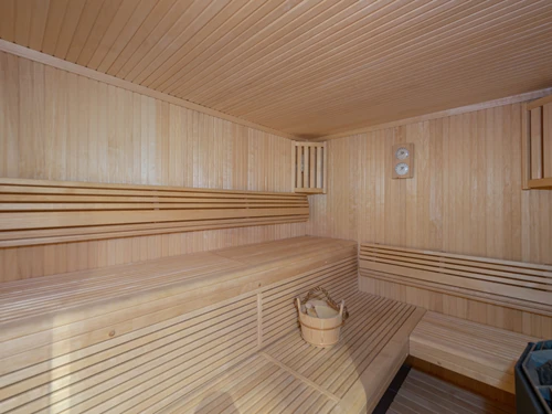 Chalet Courchevel, 5 bedrooms, 10 persons - photo_16359555961