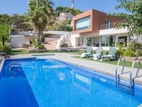 Villa Lloret de Mar, 4 bedrooms, 8 persons - photo_18949640755