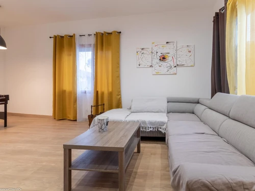 Guestroom Marigny-lès-Reullée, 1 pièce, 3 personnes - photo_1011695254101