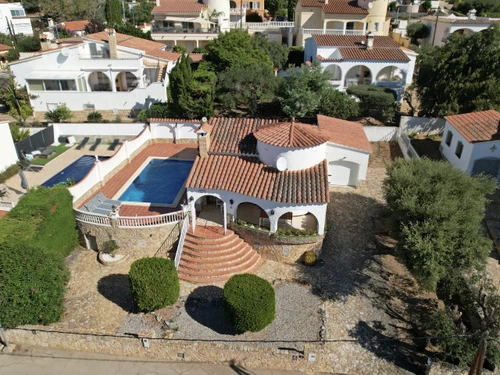 Villa Roses, 2 bedrooms, 4 persons - photo_1011696758643