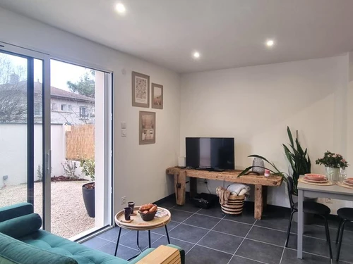 Gasthaus Montrond les Bains, 1 Schlafzimmer, 2 Personen - photo_1011712929151