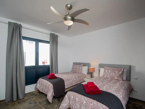 Villa Playa Blanca, 2 bedrooms, 4 persons - photo_1011716899071