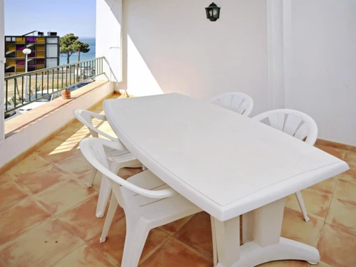 Apartment Roses, 2 bedrooms, 6 persons - photo_1011719778052