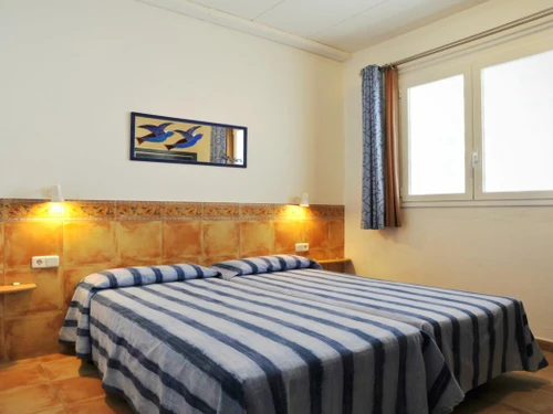 Apartment Roses, 2 bedrooms, 6 persons - photo_1011719778052