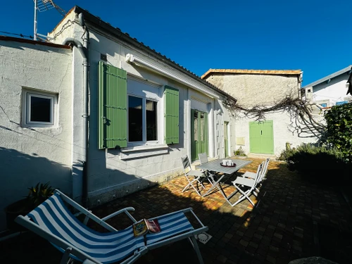 Villa Fouras, 2 bedrooms, 4 persons - photo_1011720731000