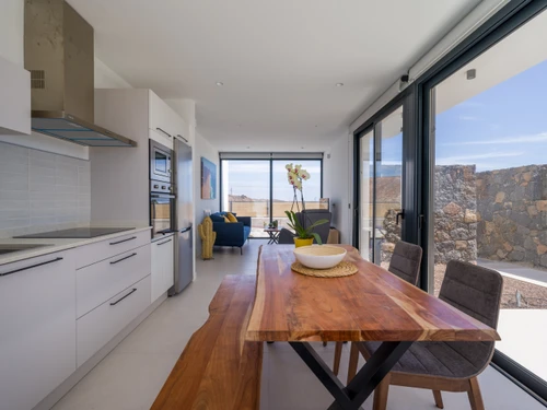 Villa Corralejo, 2 bedrooms, 4 persons - photo_1011741335810