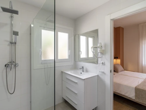 Apartamento Benicasim, 2 dormitorios, 6 personas - photo_1011745262191