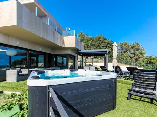 Villa Lloret de Mar, 5 bedrooms, 11 persons - photo_17558624957