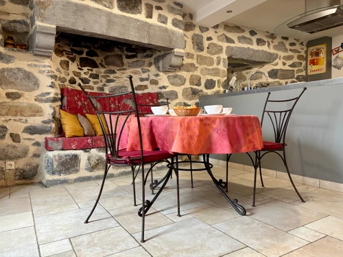 Gîte Saint-Julien-Chapteuil, 4 pièces, 8 personnes - photo_15011653360