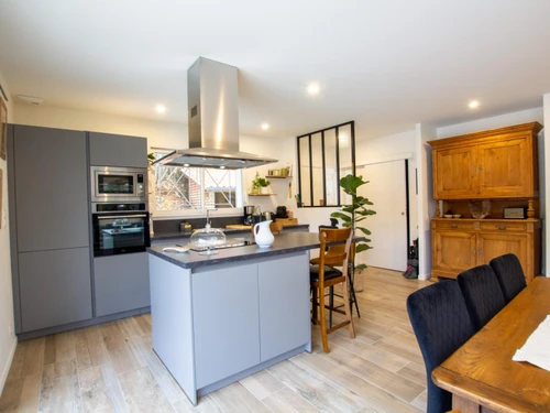 Gasthaus Château-l'Évêque, 3 Schlafzimmer, 6 Personen - photo_1011759876001