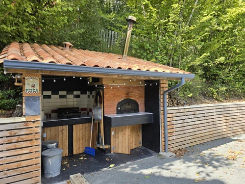 Gasthaus Château-l'Évêque, 3 Schlafzimmer, 6 Personen - photo_1011759876001