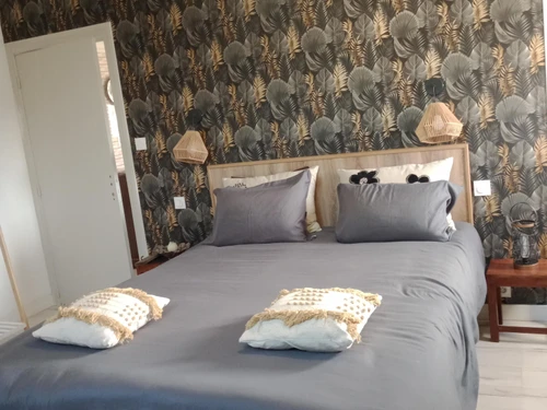 Guestroom Mirebeau-sur-Bèze, 1 pièce, 3 personnes - photo_1011695240299