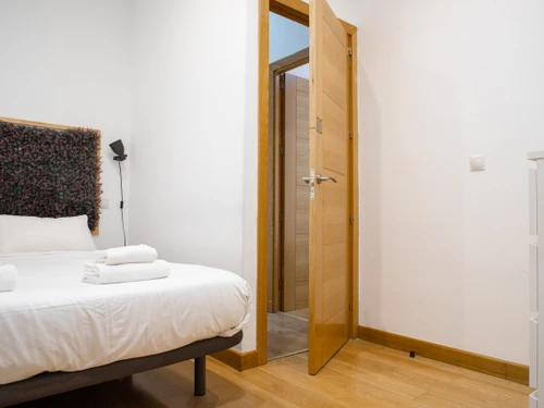 Apartment Madrid, 3 bedrooms, 8 persons - photo_1011773849880