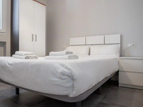 Apartment Madrid, 4 bedrooms, 7 persons - photo_1011773854660