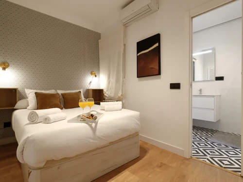 Apartment Madrid, 1 bedroom, 2 persons - photo_1011773855385
