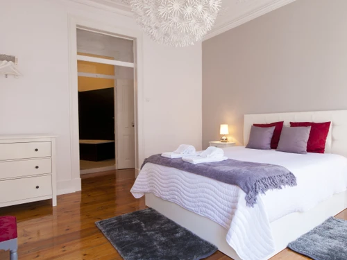 Apartment Lisbon, 7 bedrooms, 21 persons - photo_1011787178706
