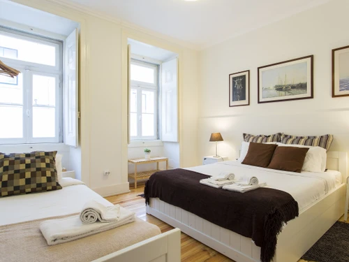 Apartment Lisbon, 5 bedrooms, 17 persons - photo_1011787183658