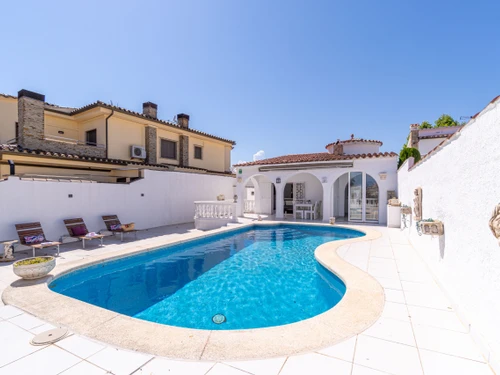 Villa Ampuriabrava, 5 dormitorios, 8 personas - photo_1011769166865
