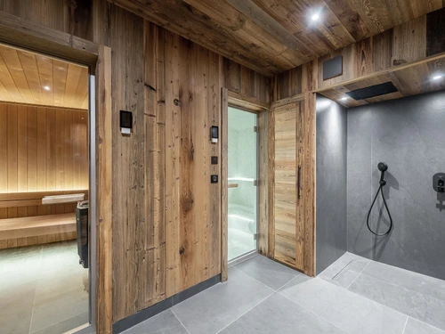 Chalet Les Belleville, 6 bedrooms, 15 persons - photo_17050097984