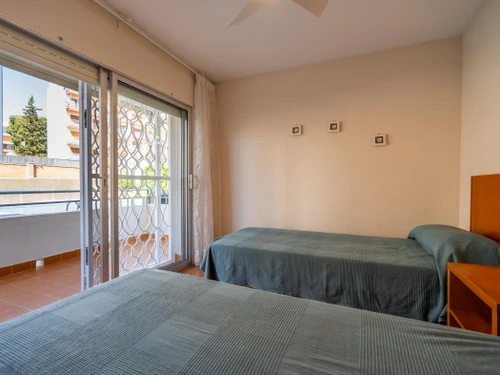 Apartment Torredembarra, 3 bedrooms, 6 persons - photo_18619990518