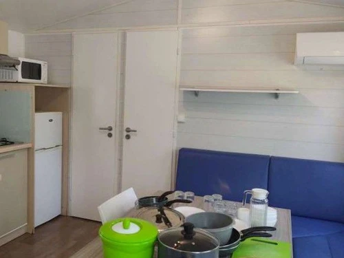 Camping La Cassagne, 2 bedrooms, 6 persons - photo_1011815207188