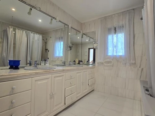 Villa Roses, 9 pièces, 16 personnes - photo_1011823519094