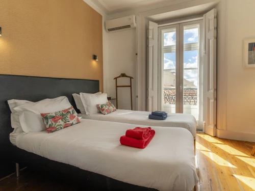 Apartment Lisbon, 3 bedrooms, 9 persons - photo_1011825554722
