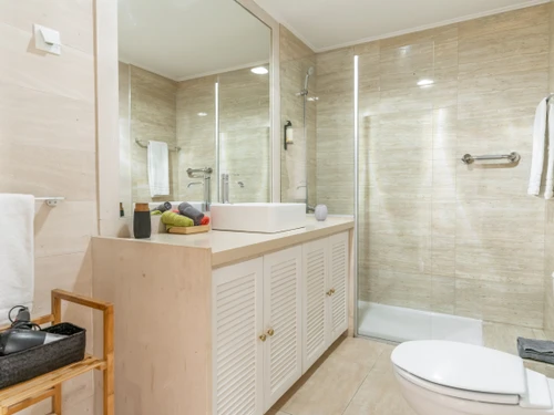 Apartment Lisbon, 3 bedrooms, 9 persons - photo_1011825556211