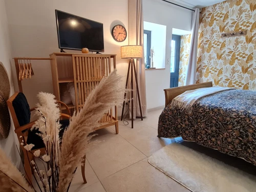 Guestroom Ormes-et-Ville, 1 pièce, 2 personnes - photo_1011832513411