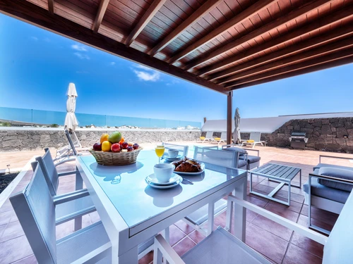 Villa Playa Blanca, 3 bedrooms, 6 persons - photo_1011713120305