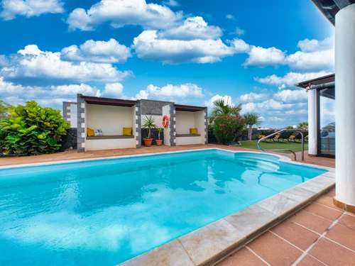 Villa Playa Blanca, 3 bedrooms, 8 persons - photo_1011713118272