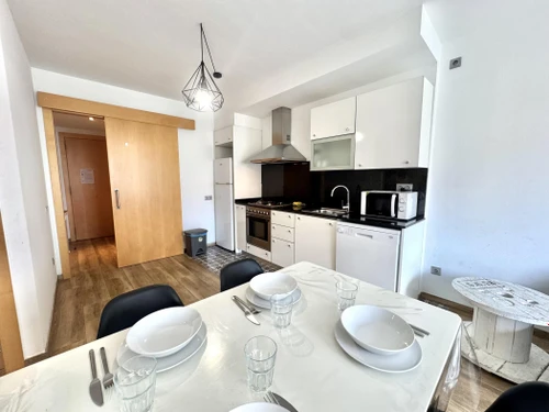 Apartment Roses, 2 bedrooms, 4 persons - photo_1011399467779