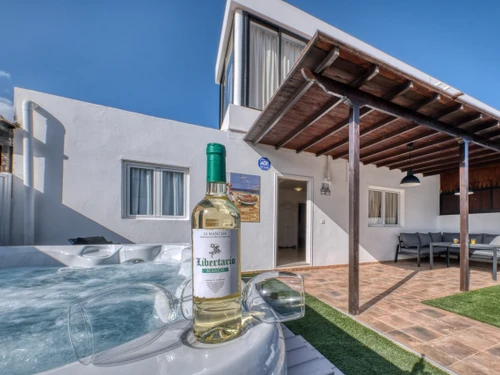 Villa Puerto del Carmen, 4 dormitorios, 8 personas - photo_1011713114228