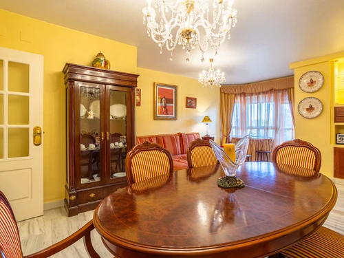 Apartment Tomares, 3 bedrooms, 5 persons - photo_1011830383257