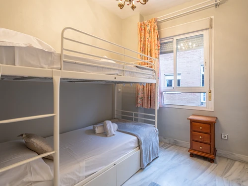 Apartment Tomares, 3 bedrooms, 5 persons - photo_1011830383257